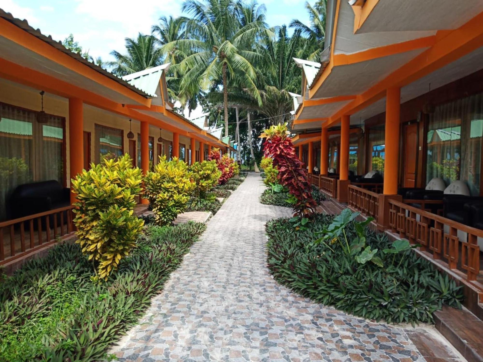 Gold India Beach Resort Govind Nagar Exterior photo